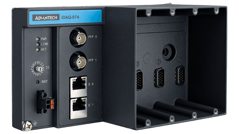 iDAQ-900 Series base units (USB, Ethernet, standalone) offer plug-and-play setup and 10–30VDC input for easy deployment in industrial use.
